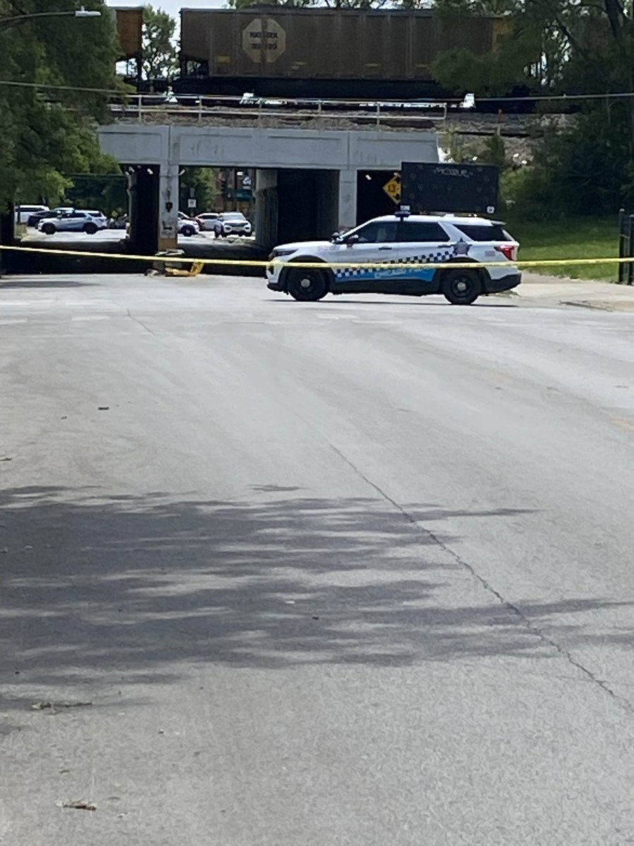 94th & Woodlawn MALE SHOT Chicago Police are investigating a shooting that left a male critically wounded this morning.  