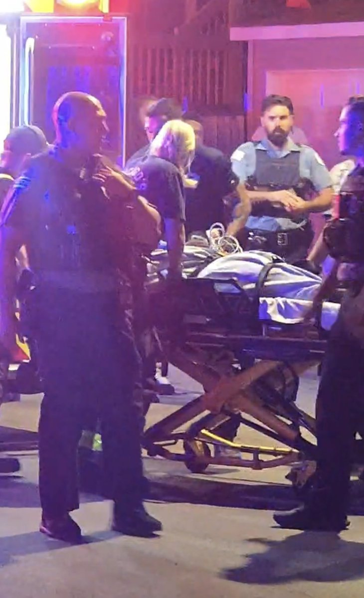 Monroe & Springfield 3 PPL SHOT, 1 KILLED.. Chicago Police are investigating a triple shooting that left a male dead in West Garfield Park late last night. The shooting occurred just after 11pm, officers responded to calls of a person shot