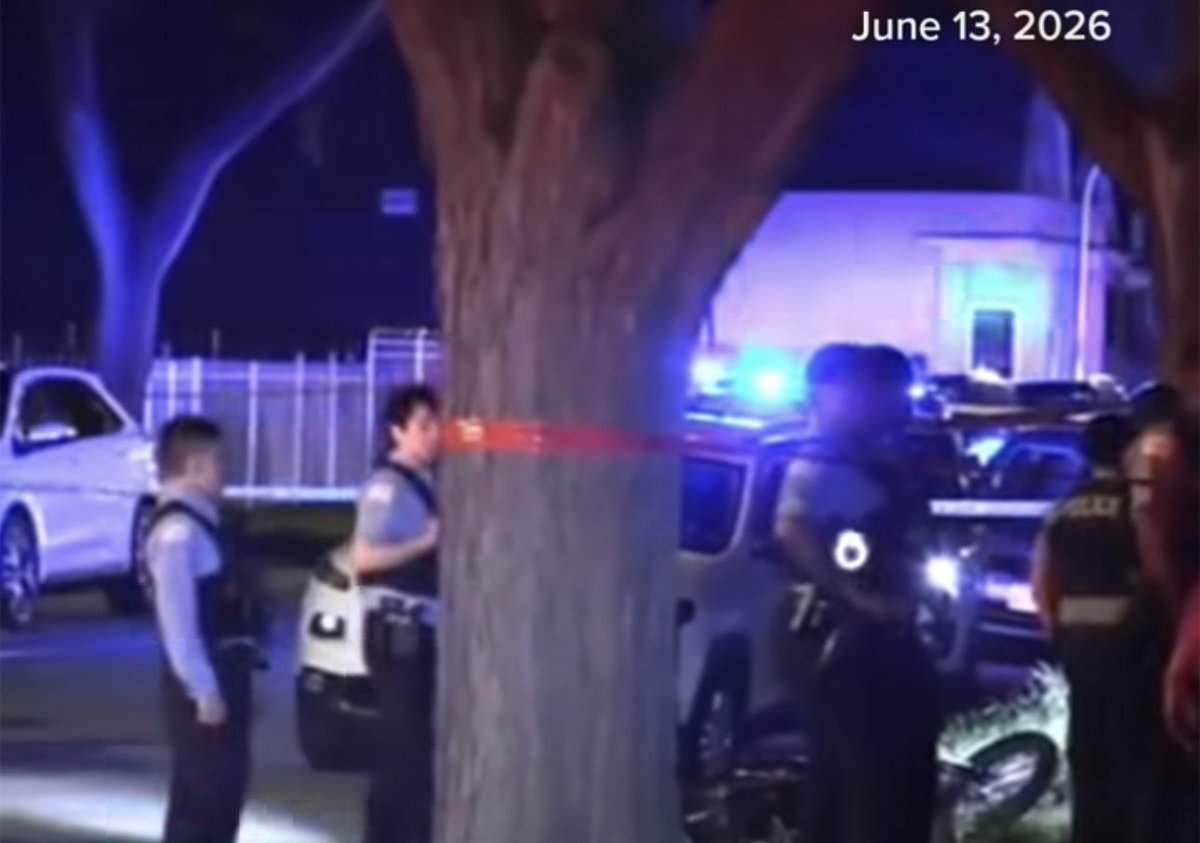 65th & Hermitage 3 PPL SHOT, 2 KILLED.. Chicago Police are investigating a deadly triple shooting that left 2 males dead in Englewood overnight. The shooting occurred around 12:49am, Officers responded to calls of multiple ppl shot