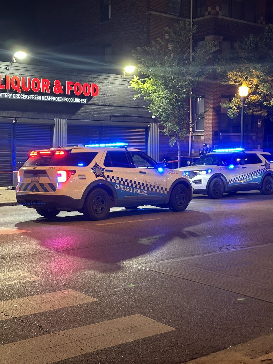 71st & Indiana MALE SHOT & KILLED Chicago Police are investigating a shooting that left a male dead late last night. Officers responded to calls of a person shot in front of a liquor store.  
