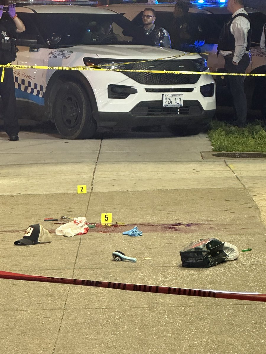 71st & Indiana MALE SHOT & KILLED Chicago Police are investigating a shooting that left a male dead late last night. Officers responded to calls of a person shot in front of a liquor store.  