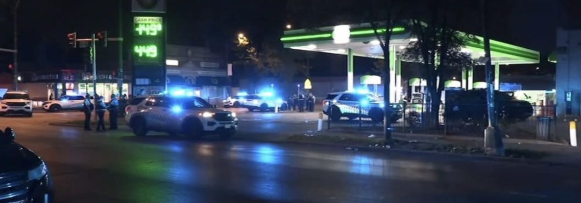 76th & Halsted MASS SHOOTING  4 PPL SHOT, 2 KILLED Chicago Police are investigating a deadly Mass Shooting that left 2 ppl dead near CPD 6th District Station late last night.  