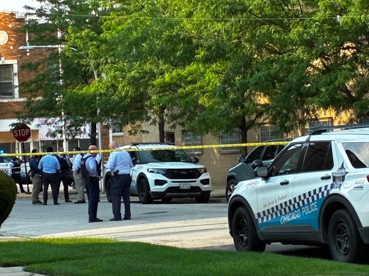 79th & Chappel  2 OFFICERS/ SUSPECT SHOT Chicago Police & COPA (Civilian Office of Civilian Accountability) are investigating a Police-involved shooting that left 2 CPD officers wounded, and a suspect in critical condition.  