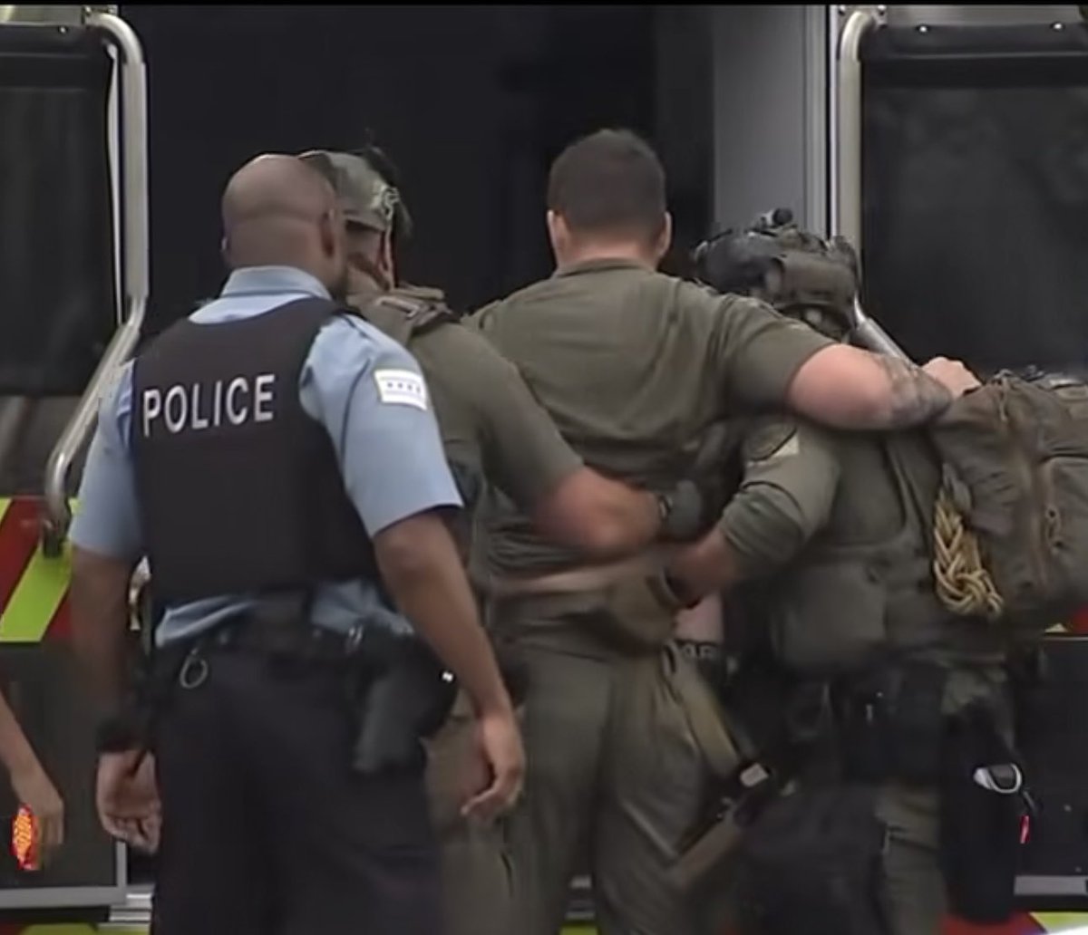 Springfield & Leland OFFICER SHOT  CPD SWAT OFFICER SHOTMULTIPLE PPL SHOT A CPD S.W.A.T. officer was shot during a S.W.A.T investigation in Albany Park this afternoon. A 10-1 emergency callout was given and an EMS PLAN 1 was in place for multiple gunshot