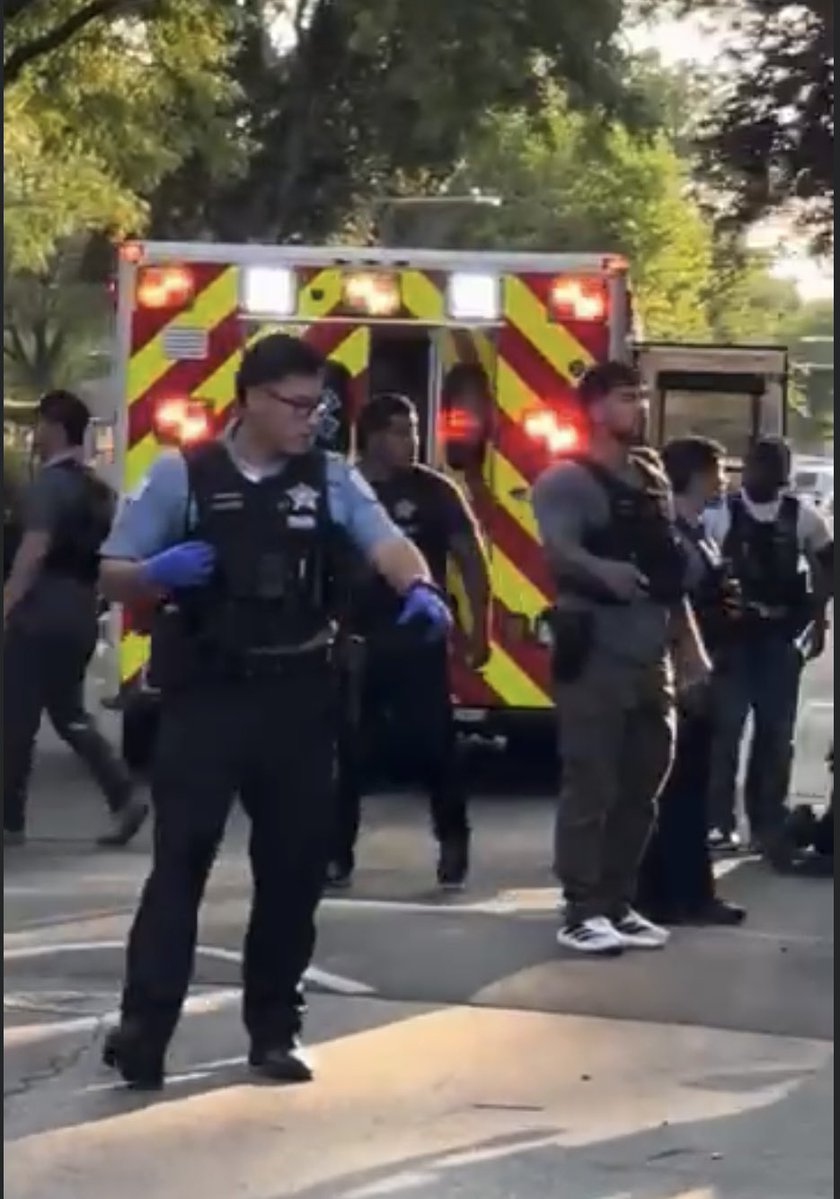 Hamlin & Adams TEEN SHOT, MALE KILLED Chicago Police are investigating a deadly shooting that left a teenage boy wounded, and a man dead in West Garfield Park. 