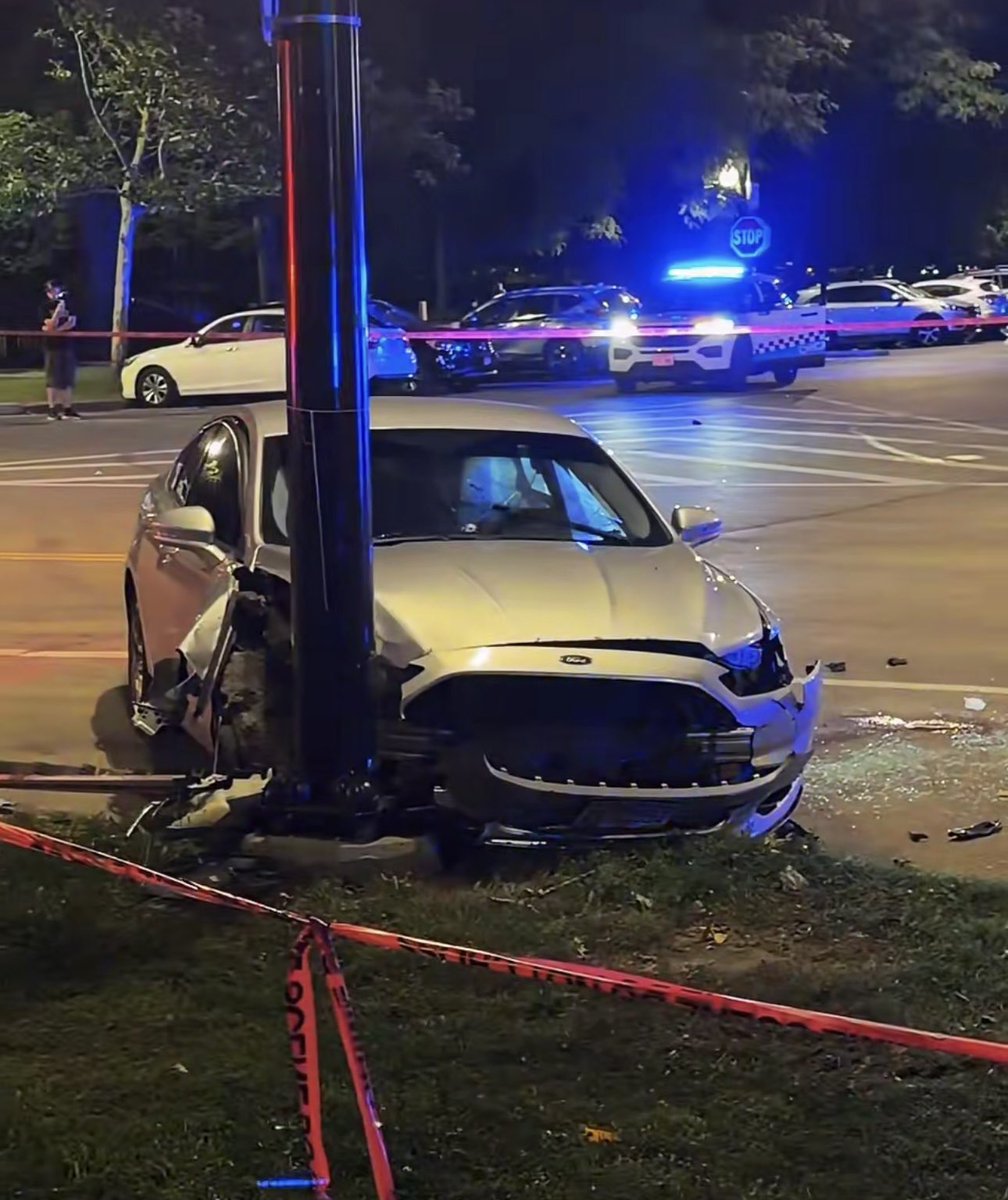 54th & S. Shore Dr.  2 PPL SHOT, 1 KILLED Chicago Police are investigating a deadly shooting that left a male dead and a female wounded in Hyde Park late last night. The shooting occurred around 11:12pm, CPD & UofC PD responded to calls of 2 ppl shot and a car55th & S. Shore Dr. 