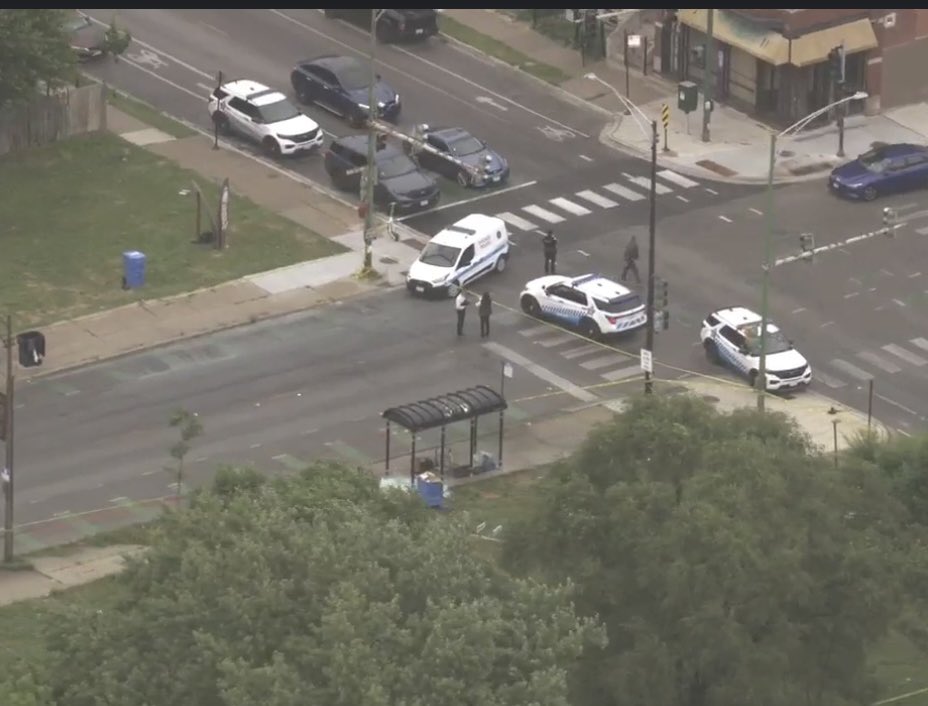 16th & Homan 2 PPL SHOT, 1 KILLED Chicago Police are on scene for a deadly shooting that left an  bystander wounded, and a man dead at a west side bus stop.  
