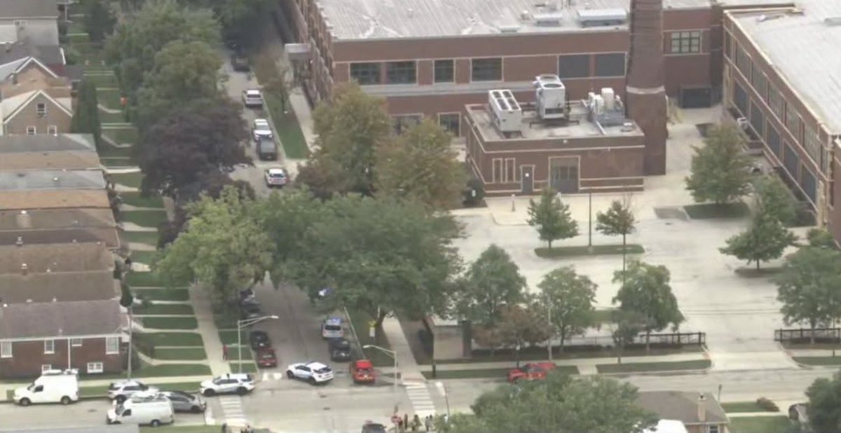 52nd & Lotus  2 PPL SHOT & KILLED... Chicago Police are investigating a murder-suicide that left a at Mark Twain Elementary School