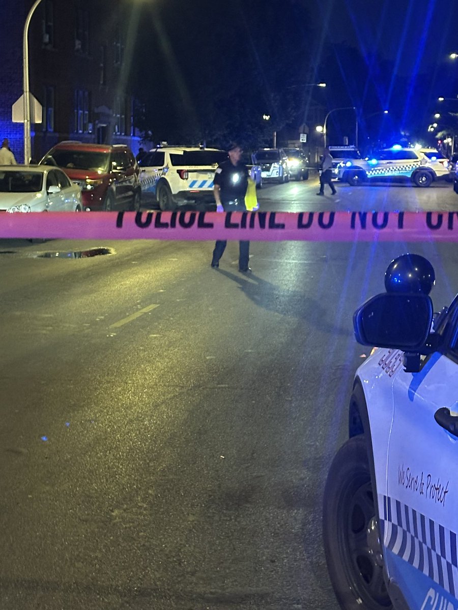 Laramie & Augusta  TEEN SHOT & KILLED Chicago Police are investigating a shooting that left a Teenage boy dead last night. The shooting occurred around 8:33pm, officers responded to calls of a person shot near the alley.