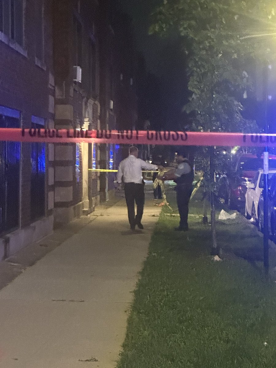 Laramie & Augusta  TEEN SHOT & KILLED Chicago Police are investigating a shooting that left a Teenage boy dead last night. The shooting occurred around 8:33pm, officers responded to calls of a person shot near the alley.  
