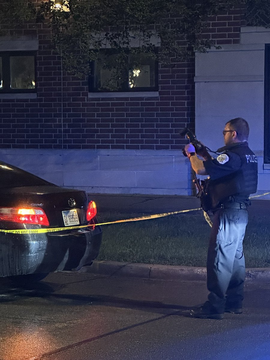 37th & Wabash/Pershing & Michigan 3 PPL SHOT, 1 KILLED Chicago Police are investigating a triple shooting that left a man dead at a large gathering late last night. 