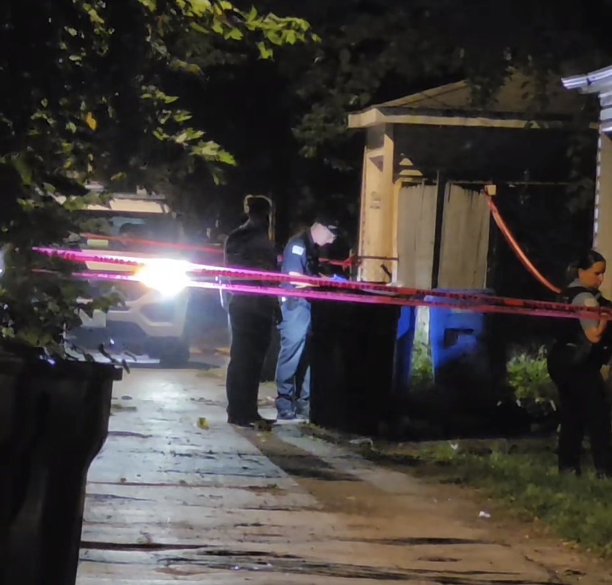65th & Bishop/Laflin MALE SHOT & KILLED Chicago Police are investigating a deadly shooting the left a male dead in an alley in Englewood overnight. 