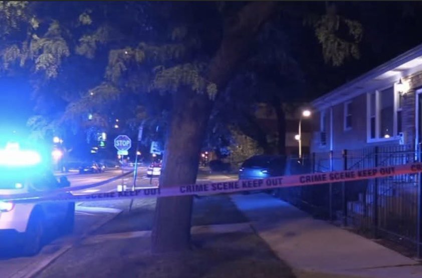 Laramie & Jackson TEEN SHOT Chicago Police are investigating a shooting that left a teenage girl critically wounded out west overnight.  officers responded to calls of a person shot and a car crash. When they arrived, they found a carLaramie & Jackson (2:26am) TEEN SHOT 14-yr-old girl was shot in the face & chest, in (Critical Condition)  