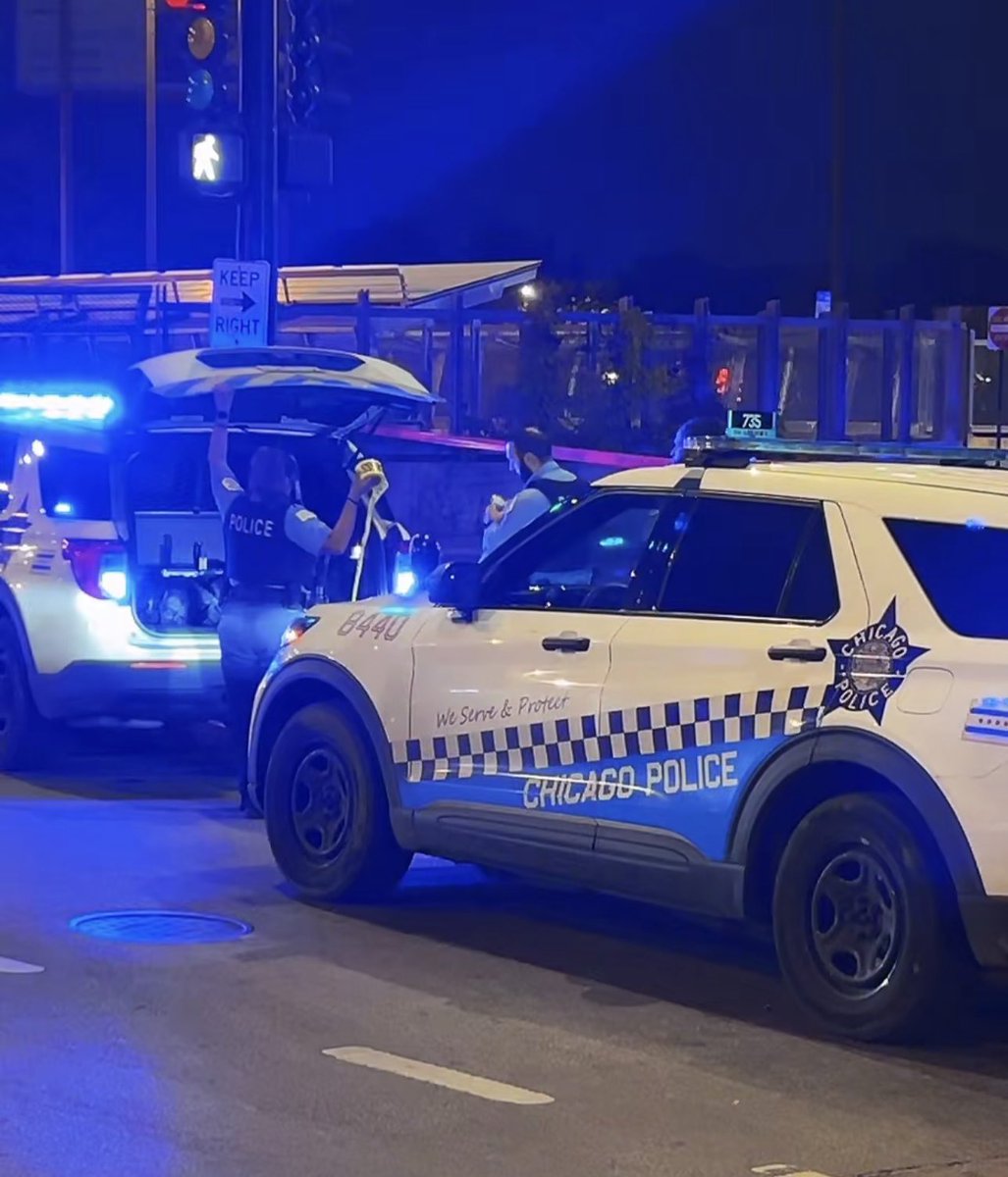 69th & Lafayette MALE SHOT Chicago Police are investigating a shooting that left a male critically wounded next to the CTA Redline 69th st. Station. 